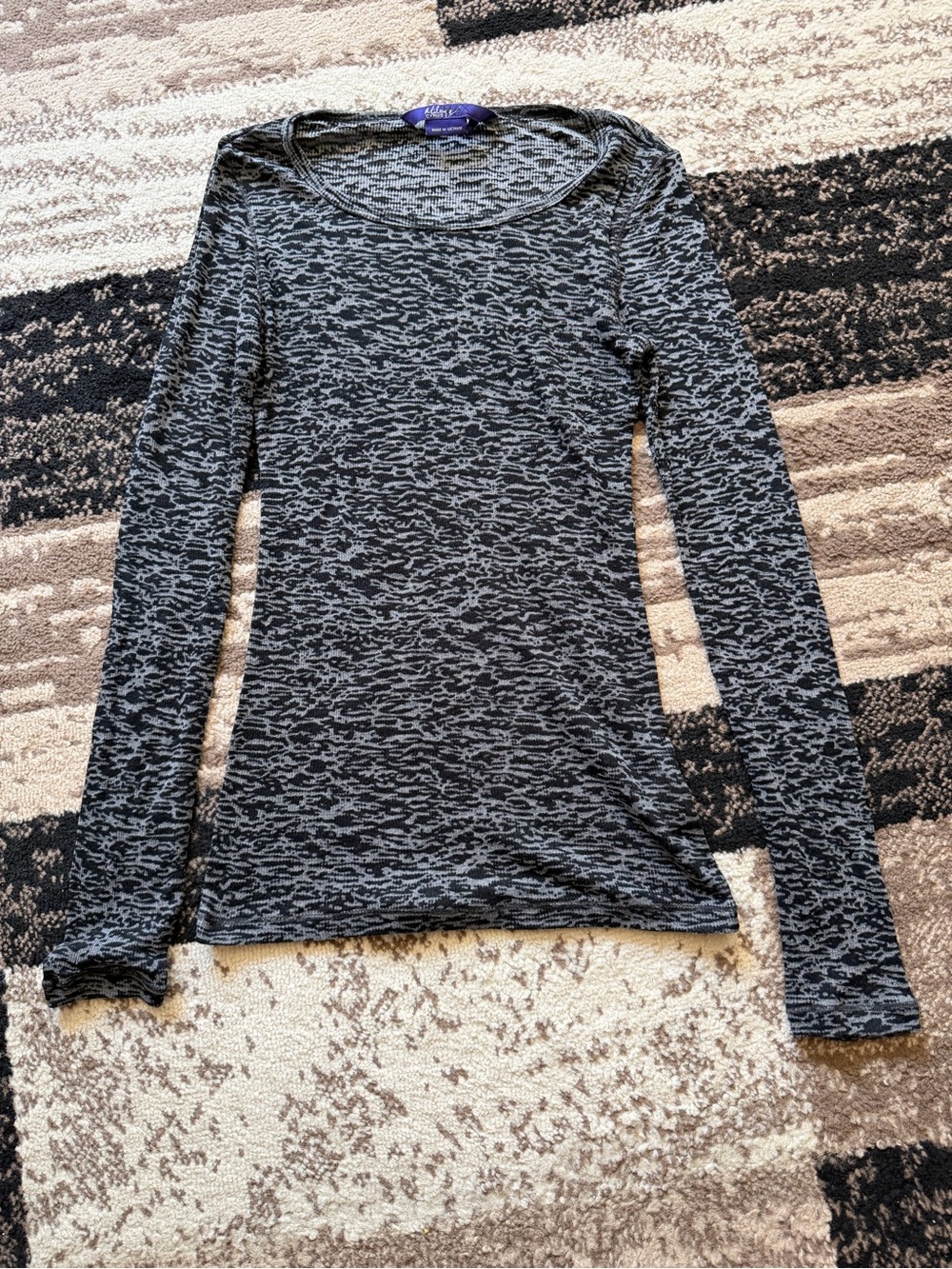 Women’s Miley Cyrus & Max Azria grey & black mesh long sleeve